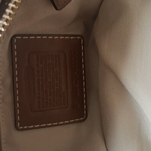 Coach Hamptons Signature Purse - Picture 10 of 12
